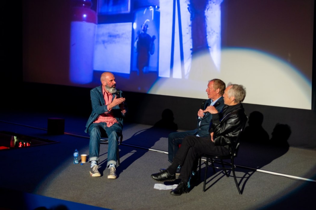 Joe Lindsay chats to Noel and Roy Spence at the Strand Arts Centre. Photo Credit: Paul Moore